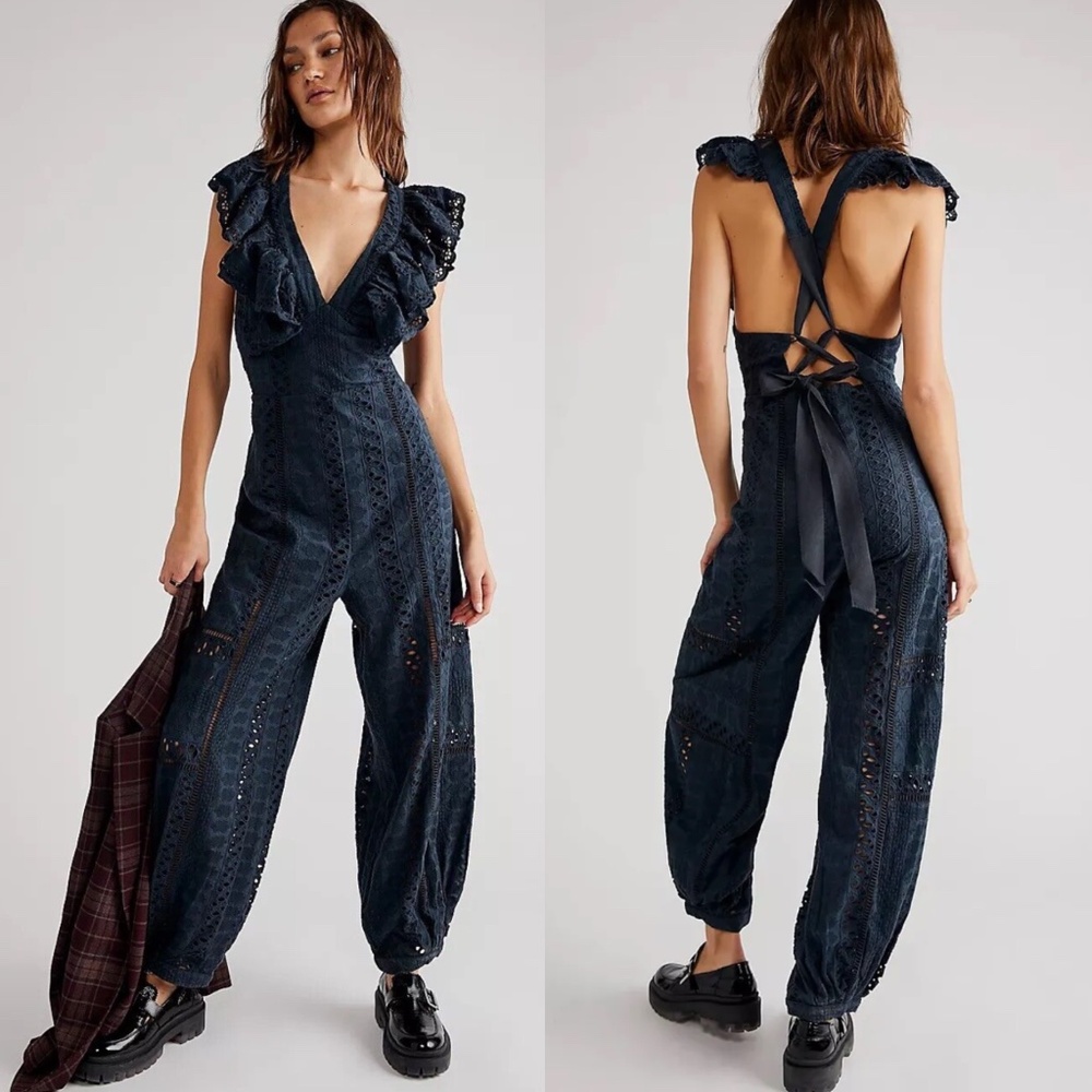 NEW FREE PEOPLE Navy COTTON Eyelet MIKAYLA Ruffled OPEN BACK Jogger JUMPSUIT S